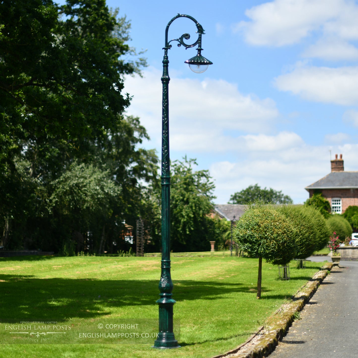 Antique Green Polyurethane Coated Deluxe Victorian Lamp Post