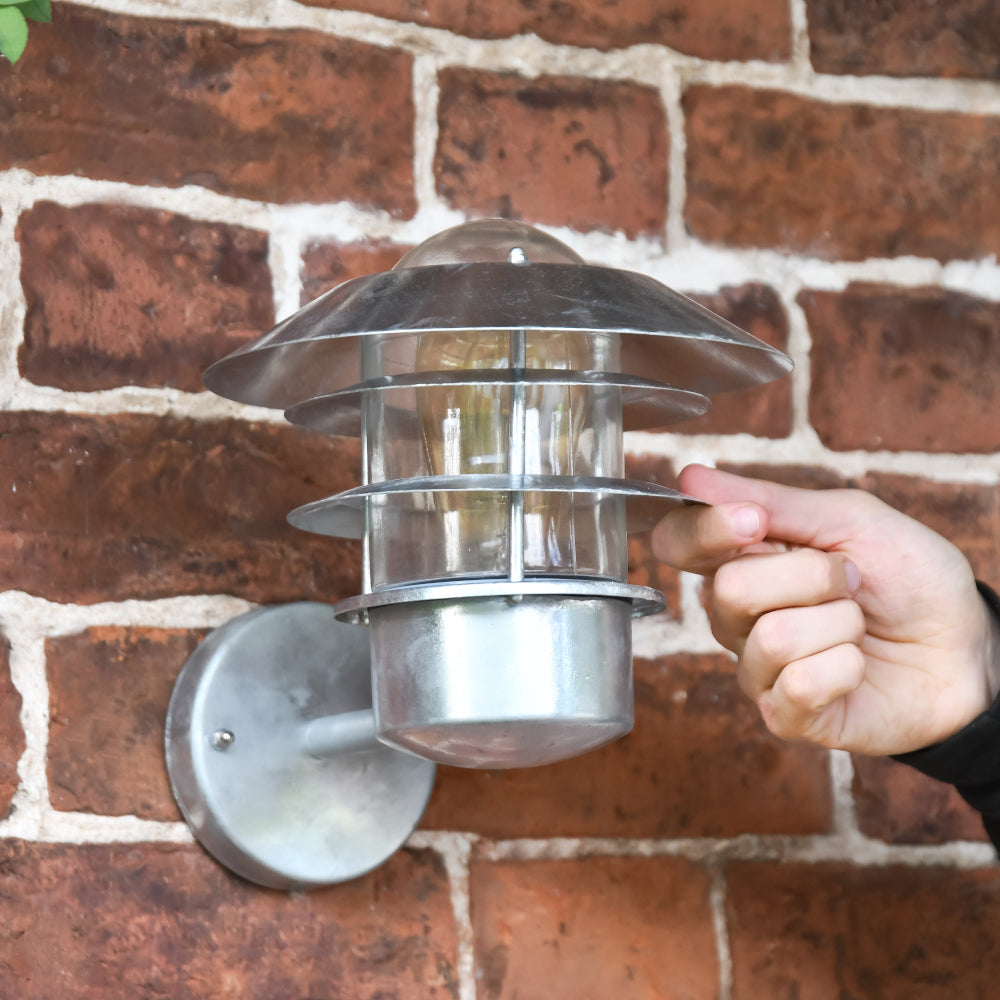 Life size scale of the 'Askham' wall light