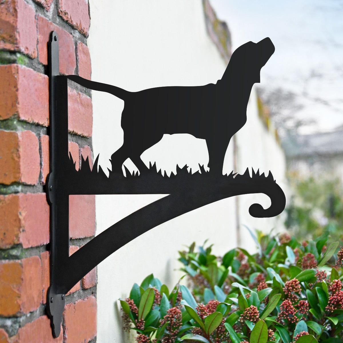 "Beagle" Dog Garden Hanging Basket Bracket On Brick Wall 