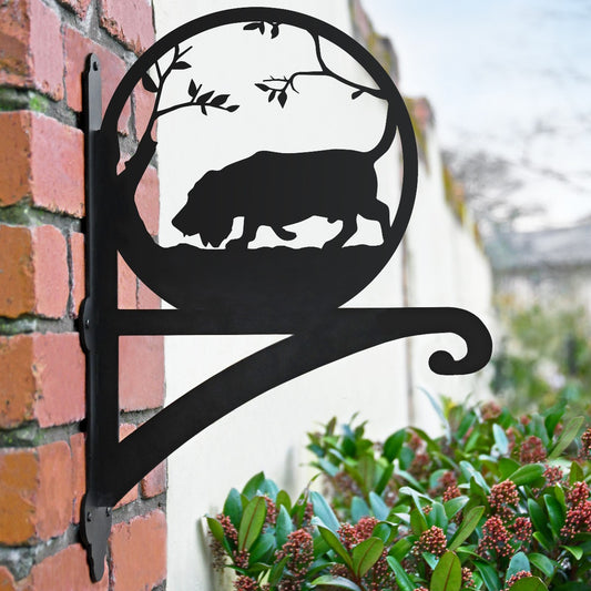 "Basset Hound" Dog Garden Hanging Basket Bracket In Situ