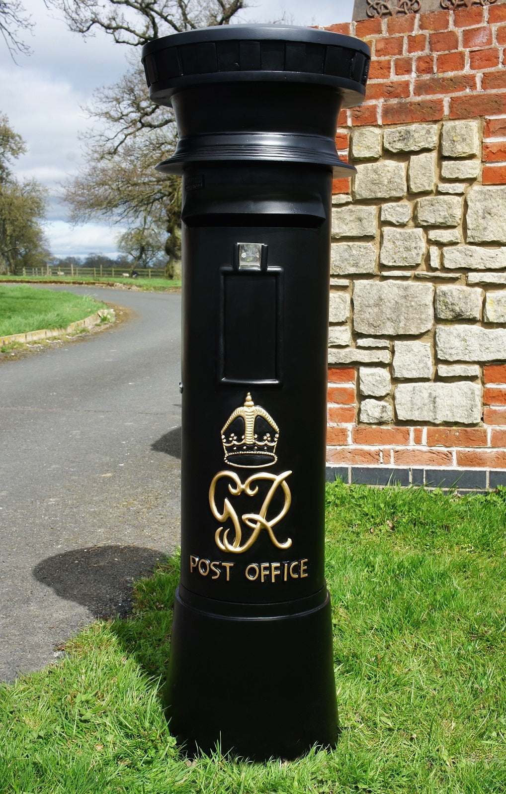 Traditional GR Pillar Post Box - Black
