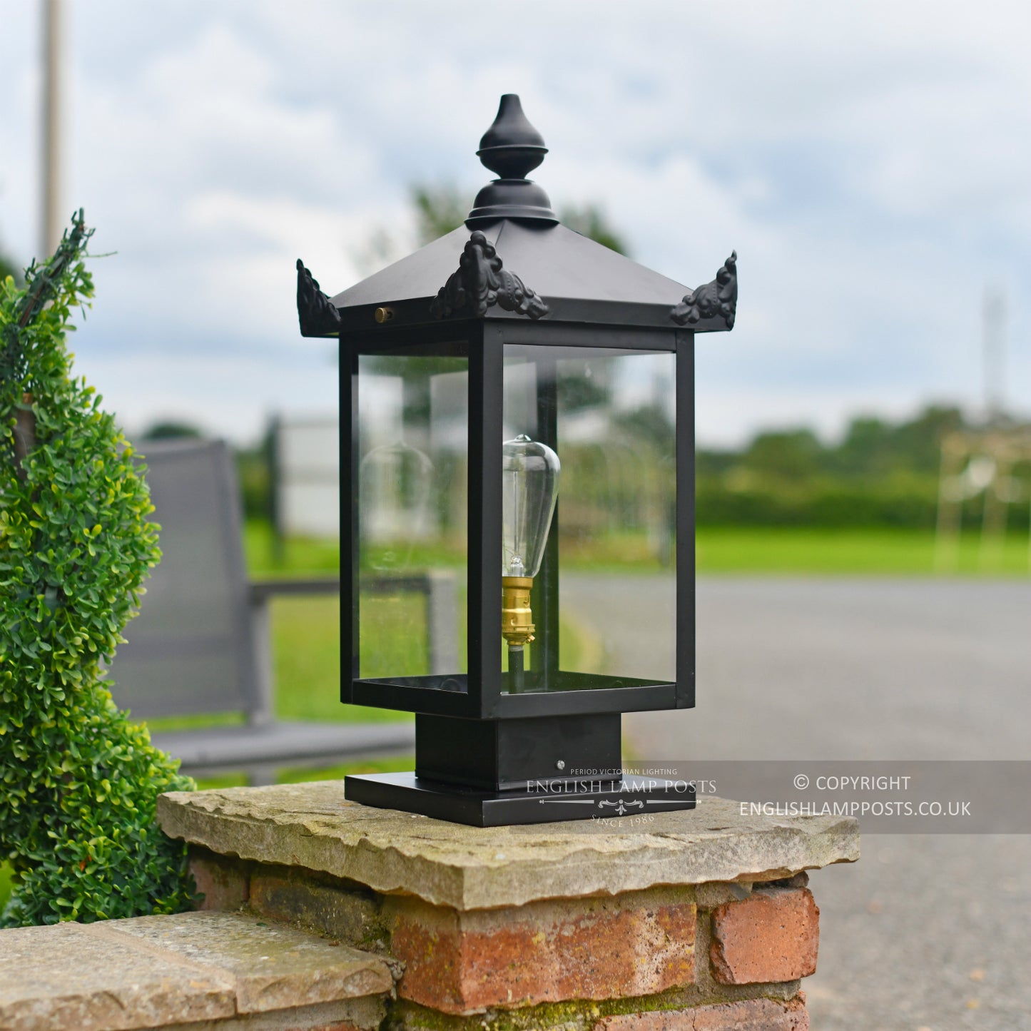 Black 'Beckenham' Victorian Pillar Light