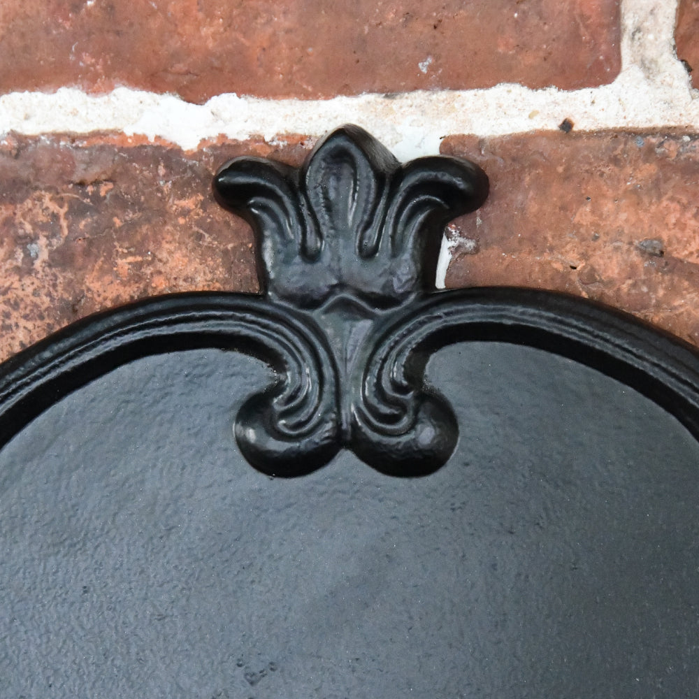 Close up of the ornate centrepiece 