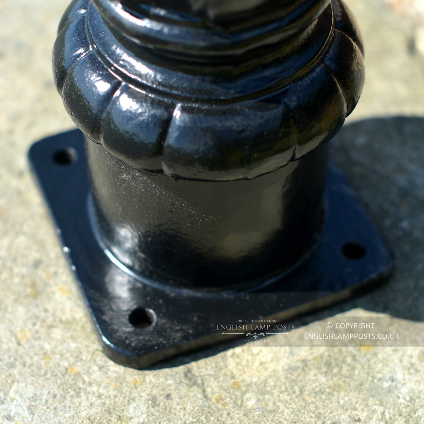 Black Cast Iron Pillar Post Mount