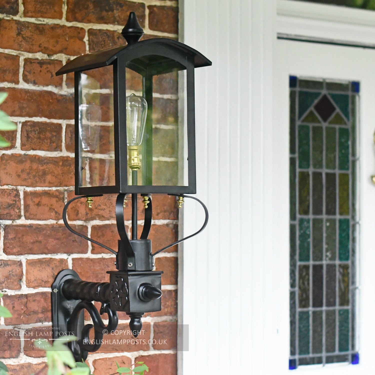Black Curved Top Victorian Garden Wall Lantern
