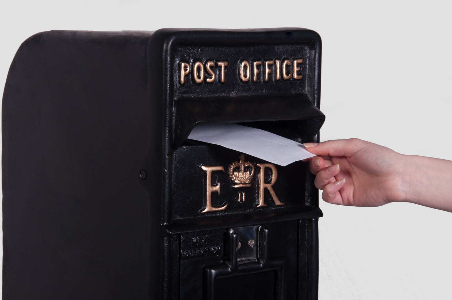 Elizabeth Regina Post Box Black