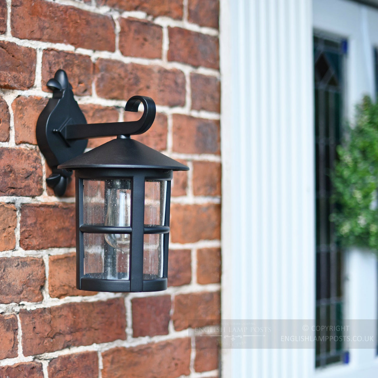 Black garden cylinder wall lamp