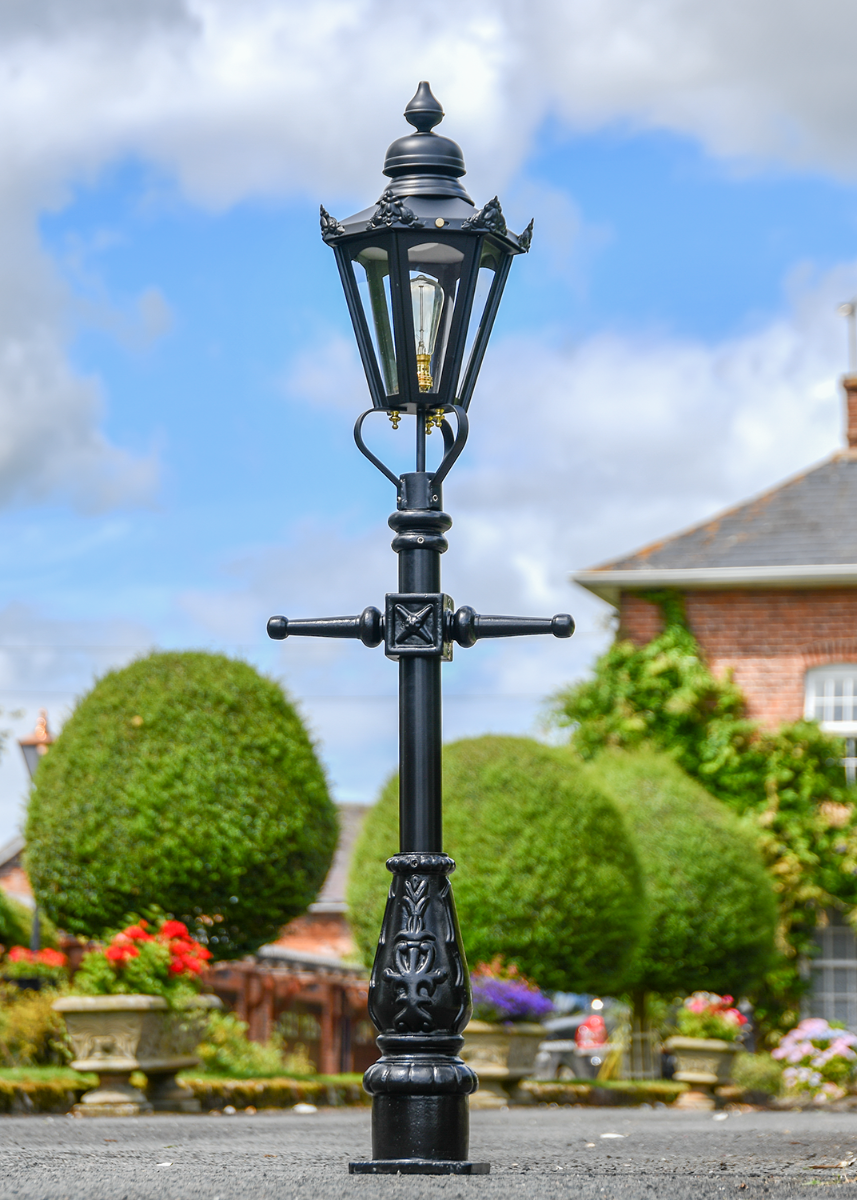 Black Hexagonal Miniature Lamp Post in Situ