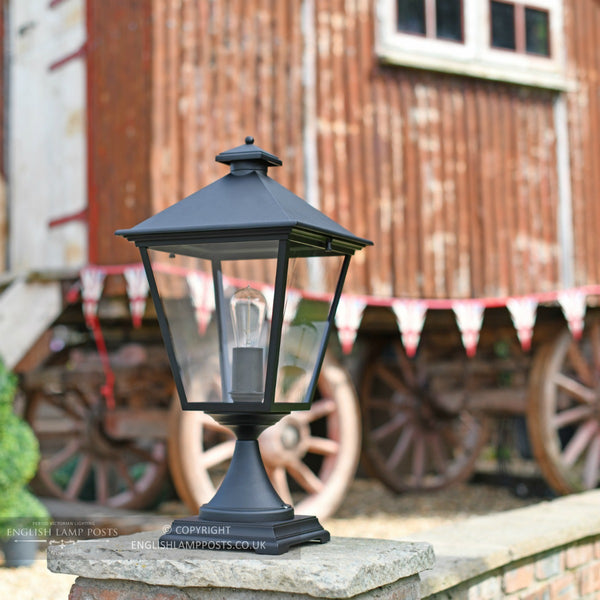 Black Simplistic Victorian Entrance Pillar Light