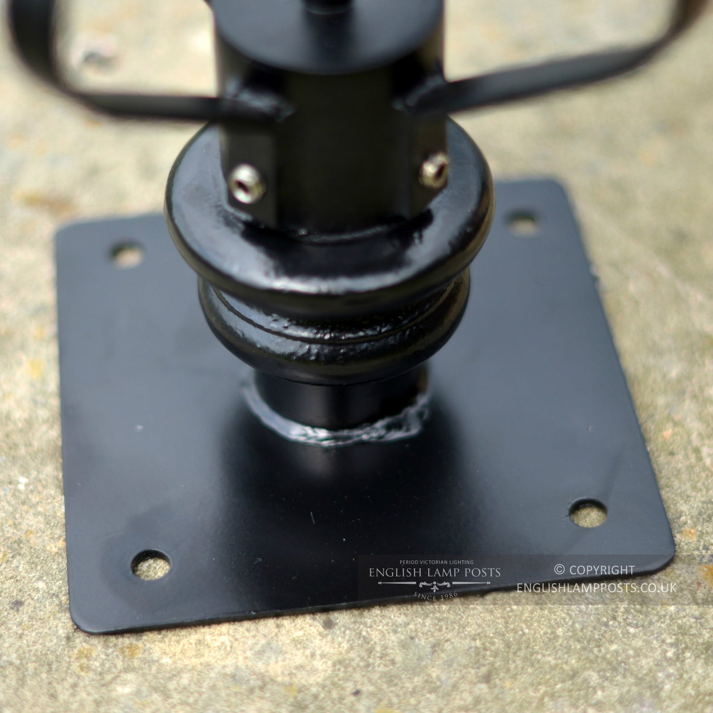 Black Pillar Mounting Plate On Victorian Light