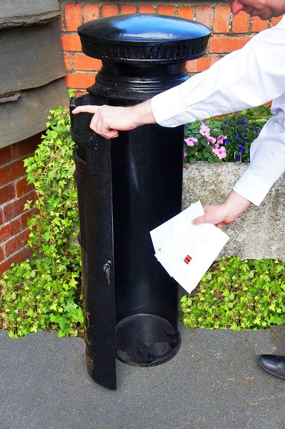 Traditional GR Pillar Post Box - Black