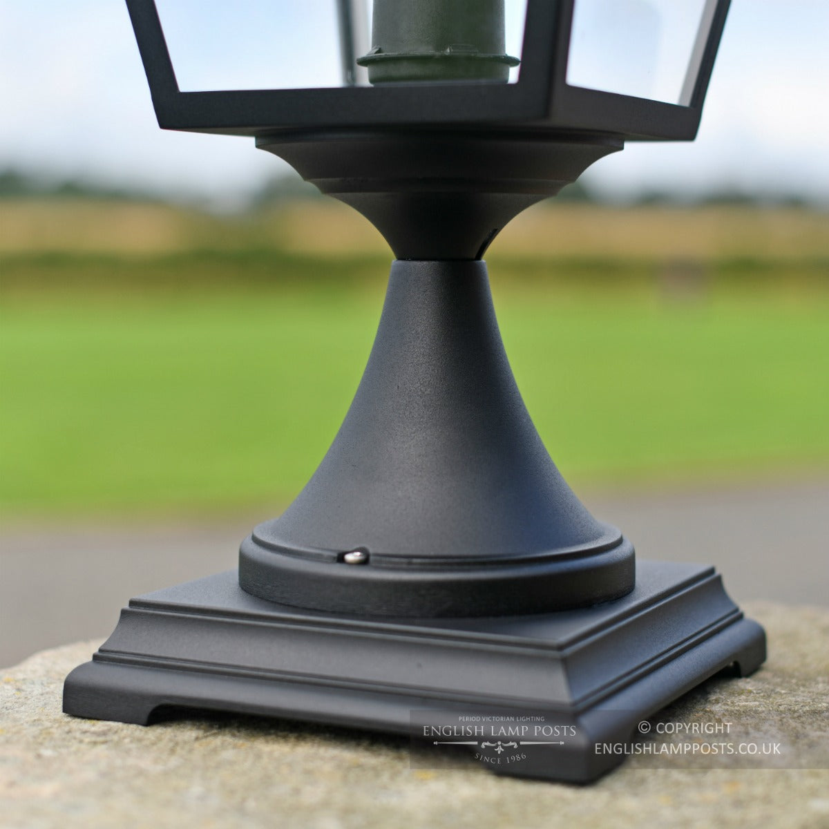 Black Simplistic Victorian Entrance Pillar Light