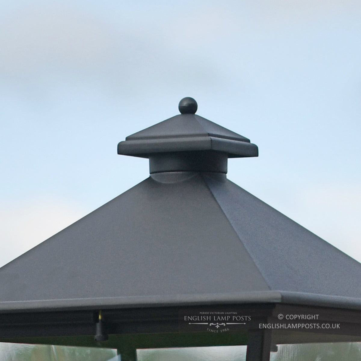 Black Simplistic Victorian Entrance Pillar Light