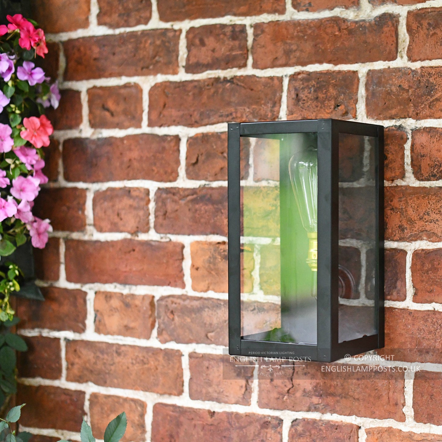 Black Simplistic Wall Lantern