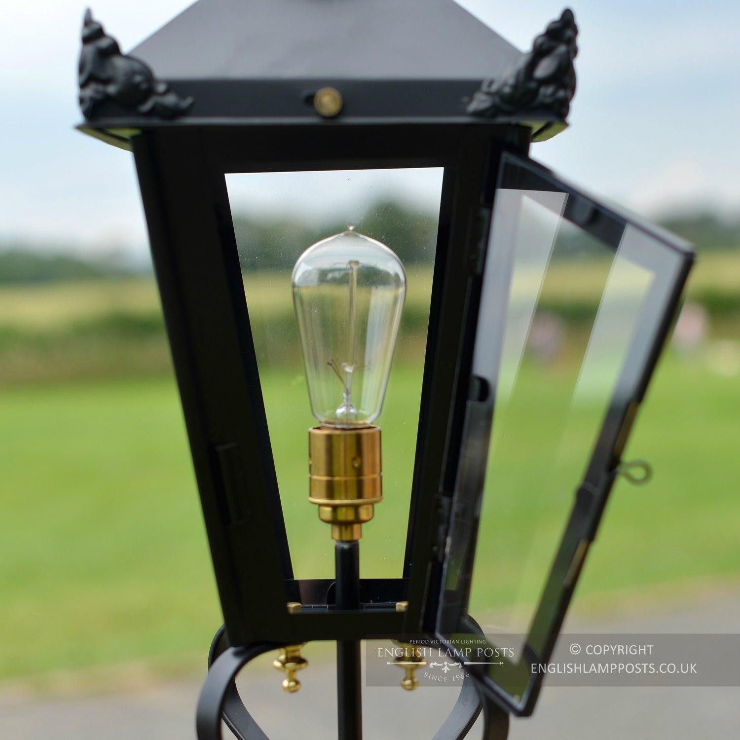 Black Victorian Pillar Post Light With Open Door