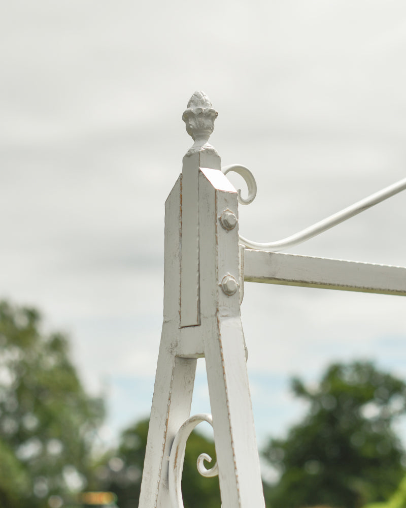 Close up of the floral finial