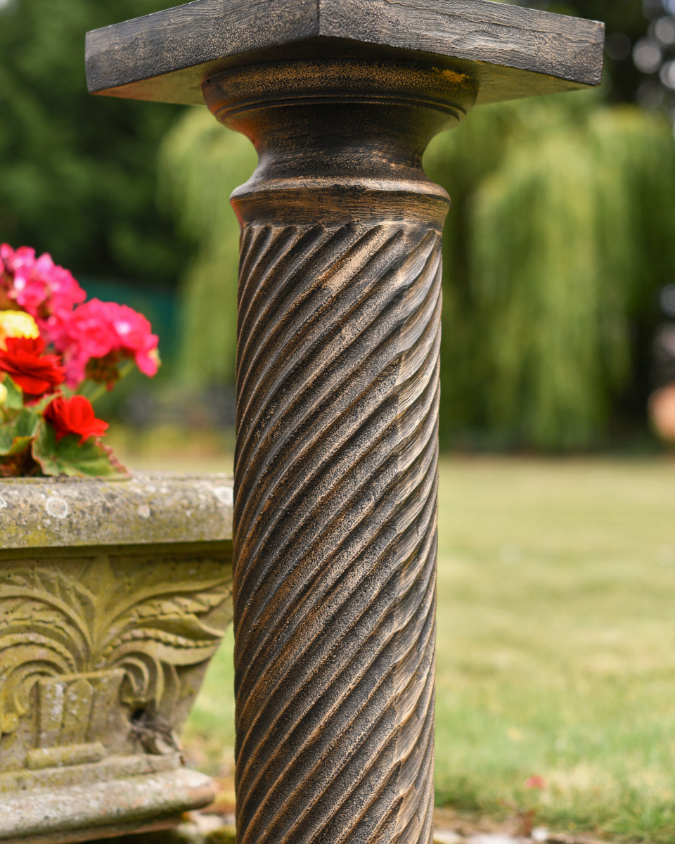 View of the ornate twist