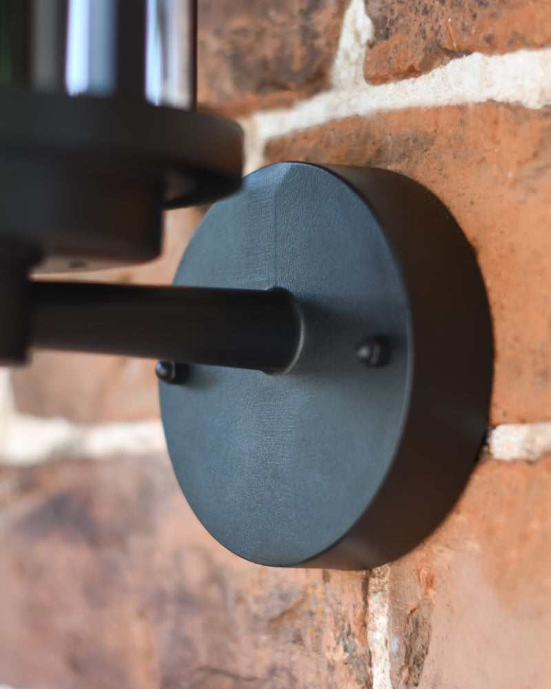 Close up of the circular black backplate 