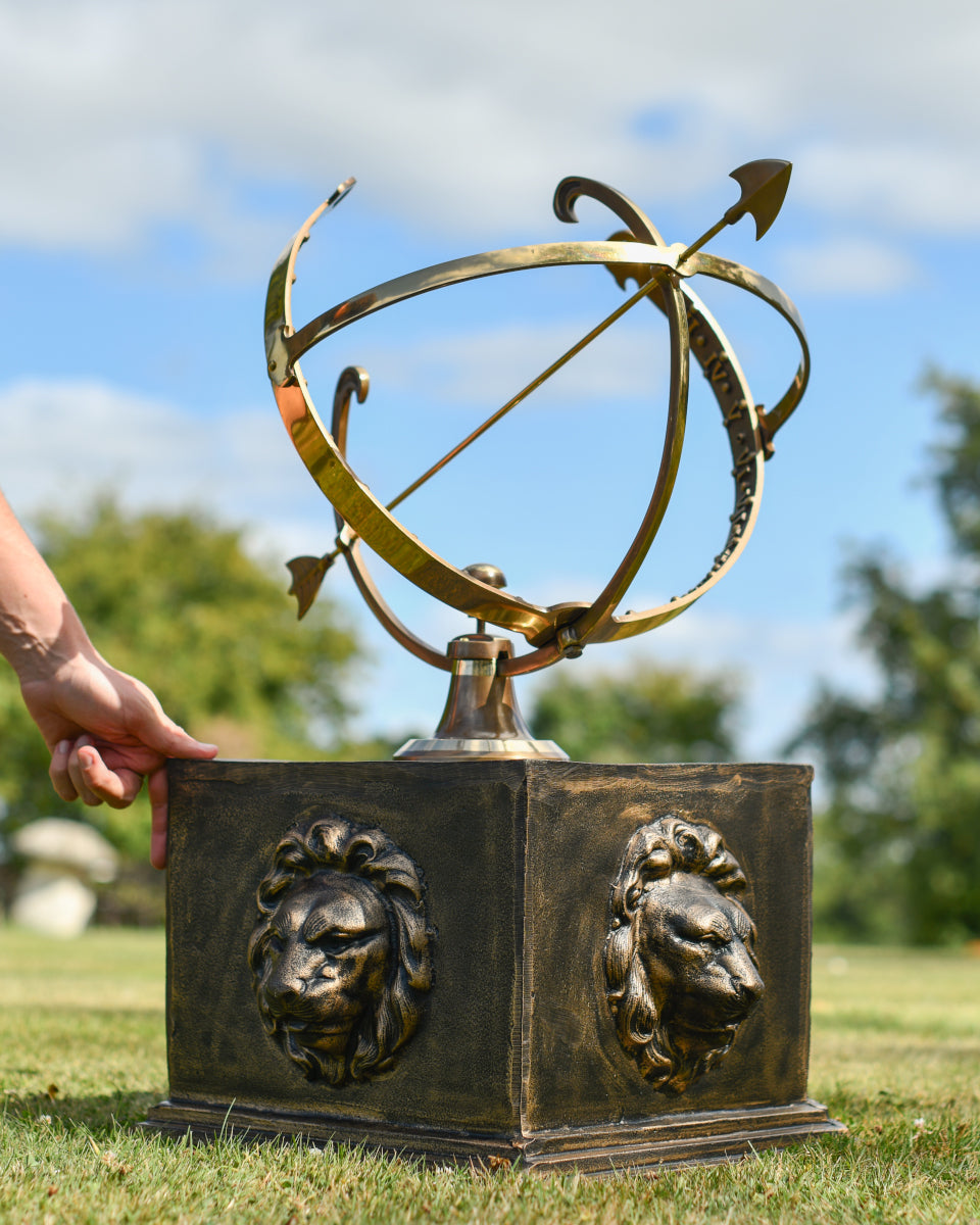 Life size scale of the lion inspired pillar