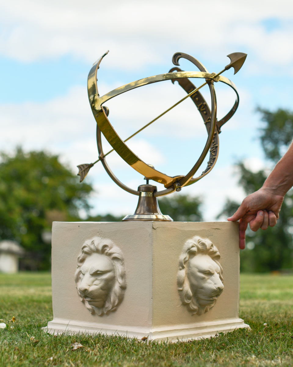 Life size scale of the cream pillar