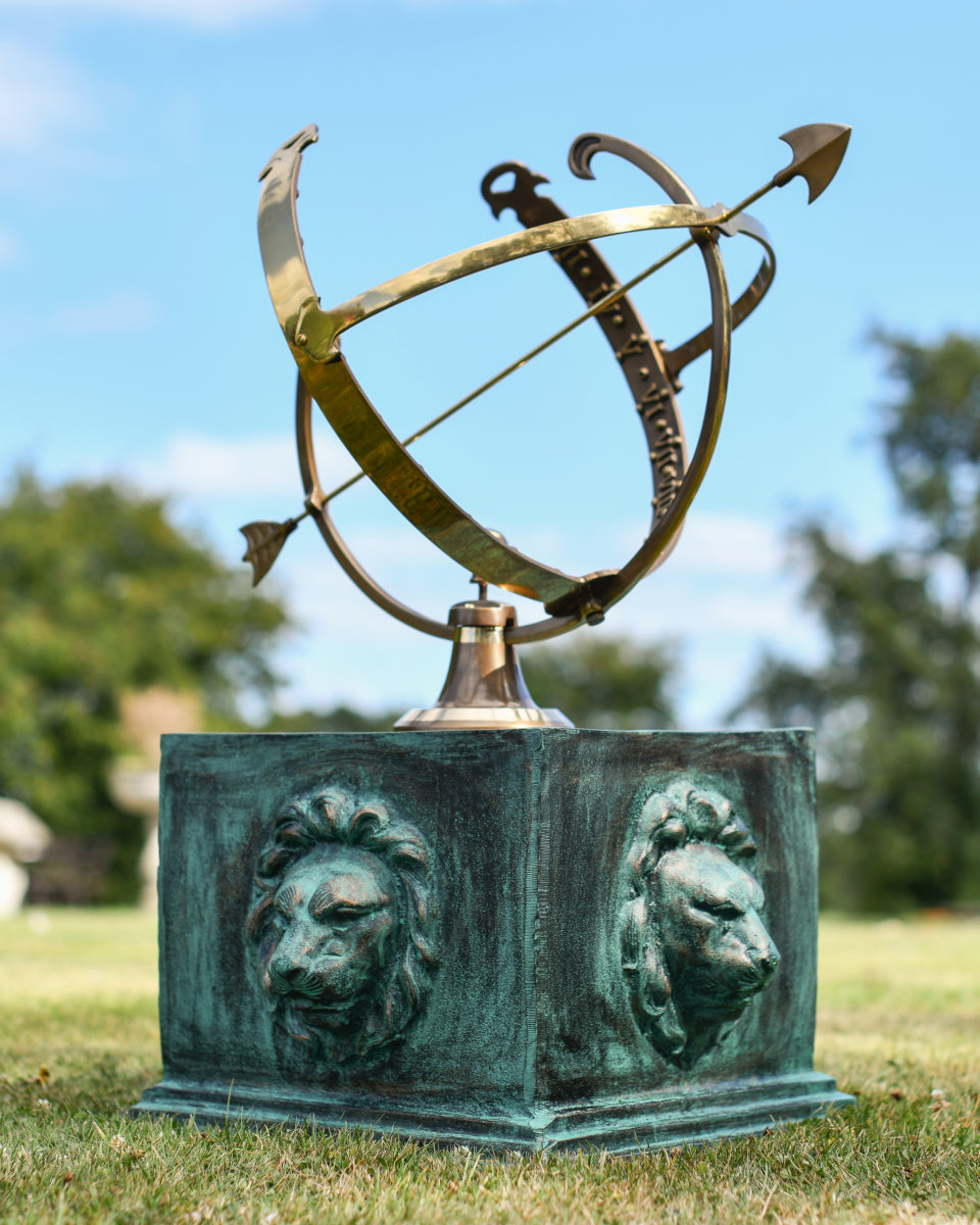 View of the armillary on the small pillar