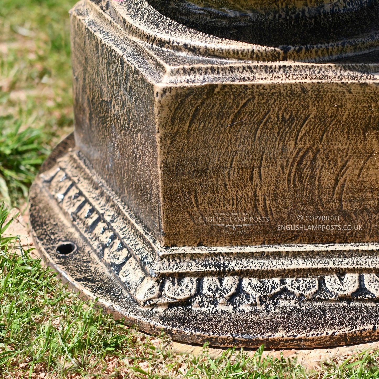 Cast Iron Lamp Post Column Base With Precast Fixing Points