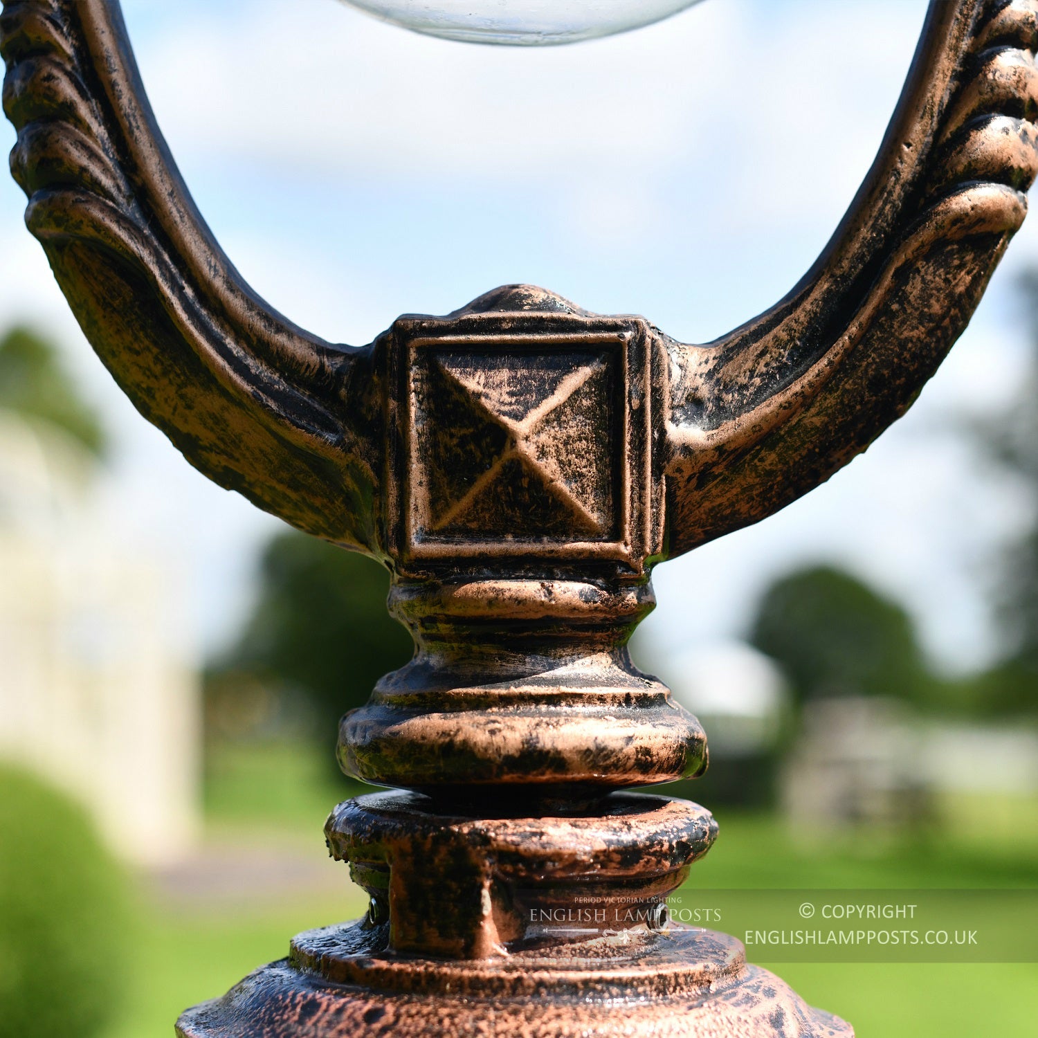 Cast Iron Victorian Lamp Post Luminaire Bracket