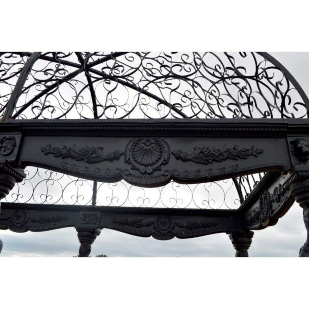 View of the regal motif 