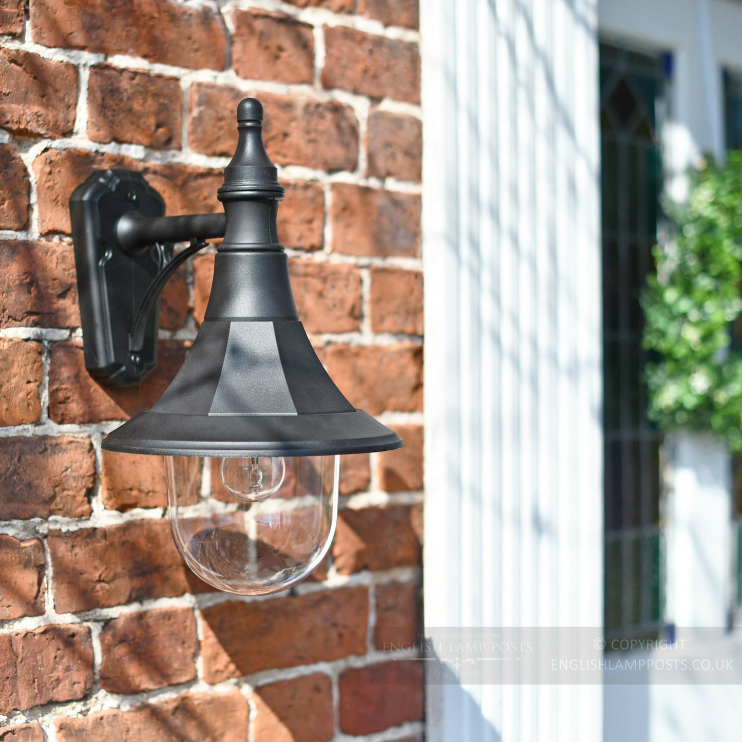 Classical coach house garden wall light