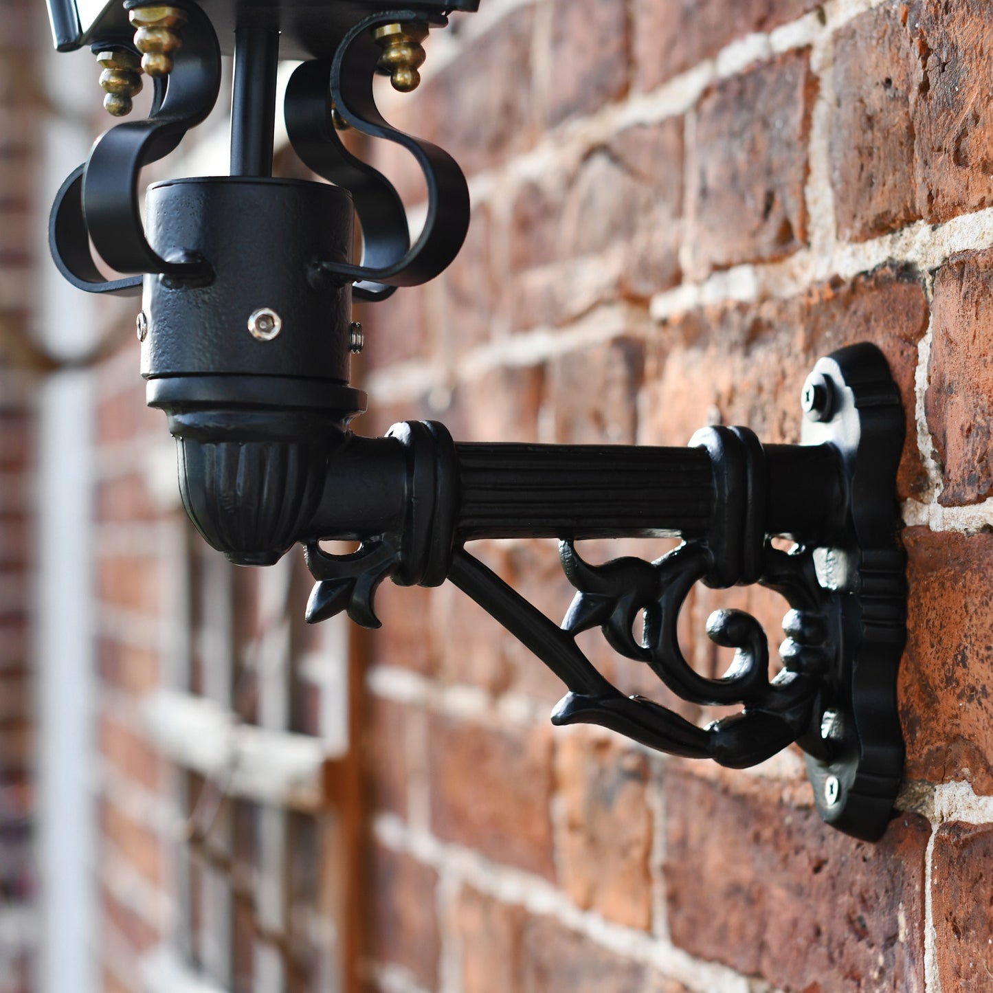 Close up of Kensington wall bracket cast iron