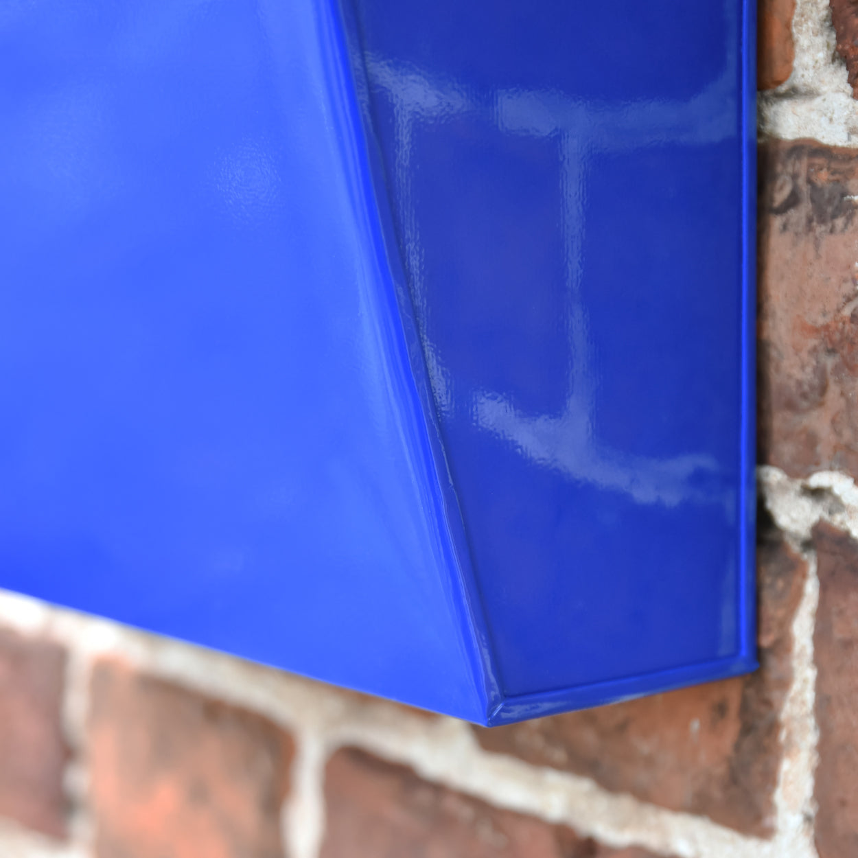 Close up of the post box edge