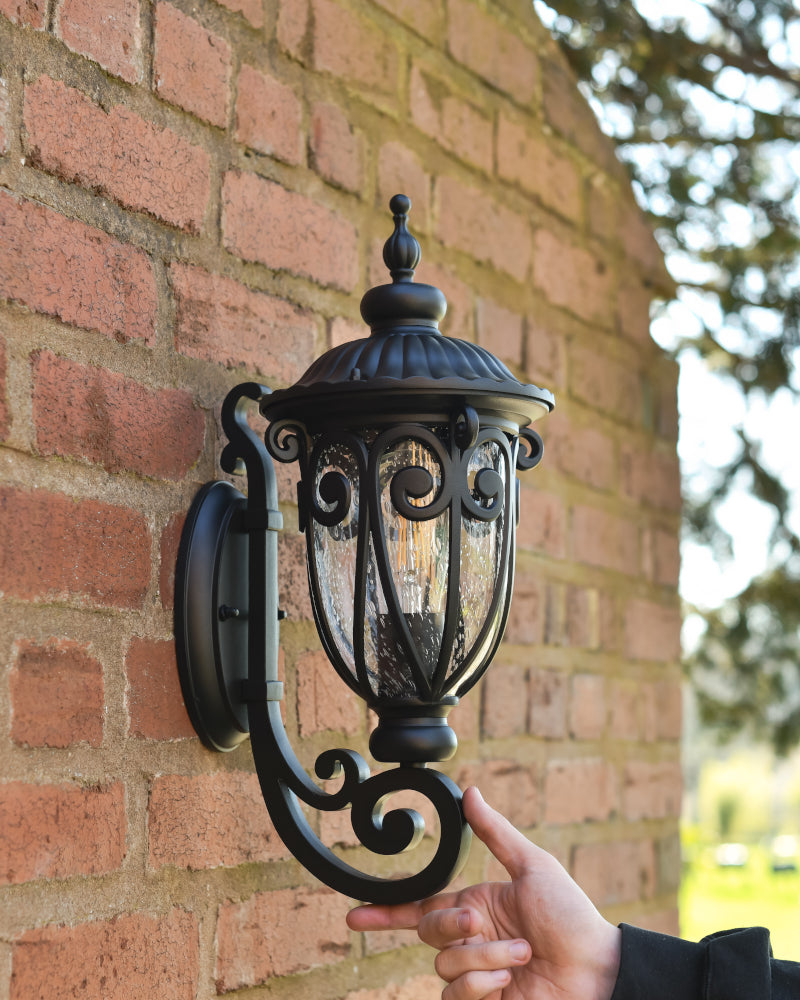 Life size scale of the 'Colshaw' Small Bottom Fix Traditional Wall Light 