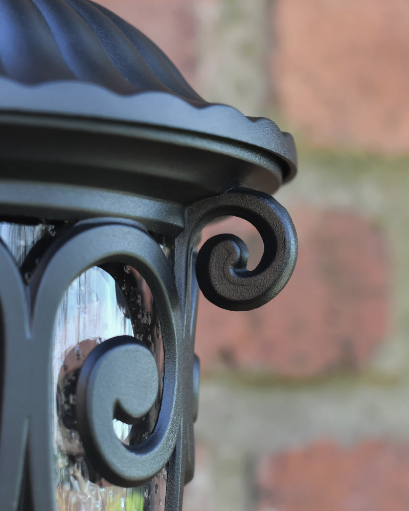 Close up of the scrolled decoration 