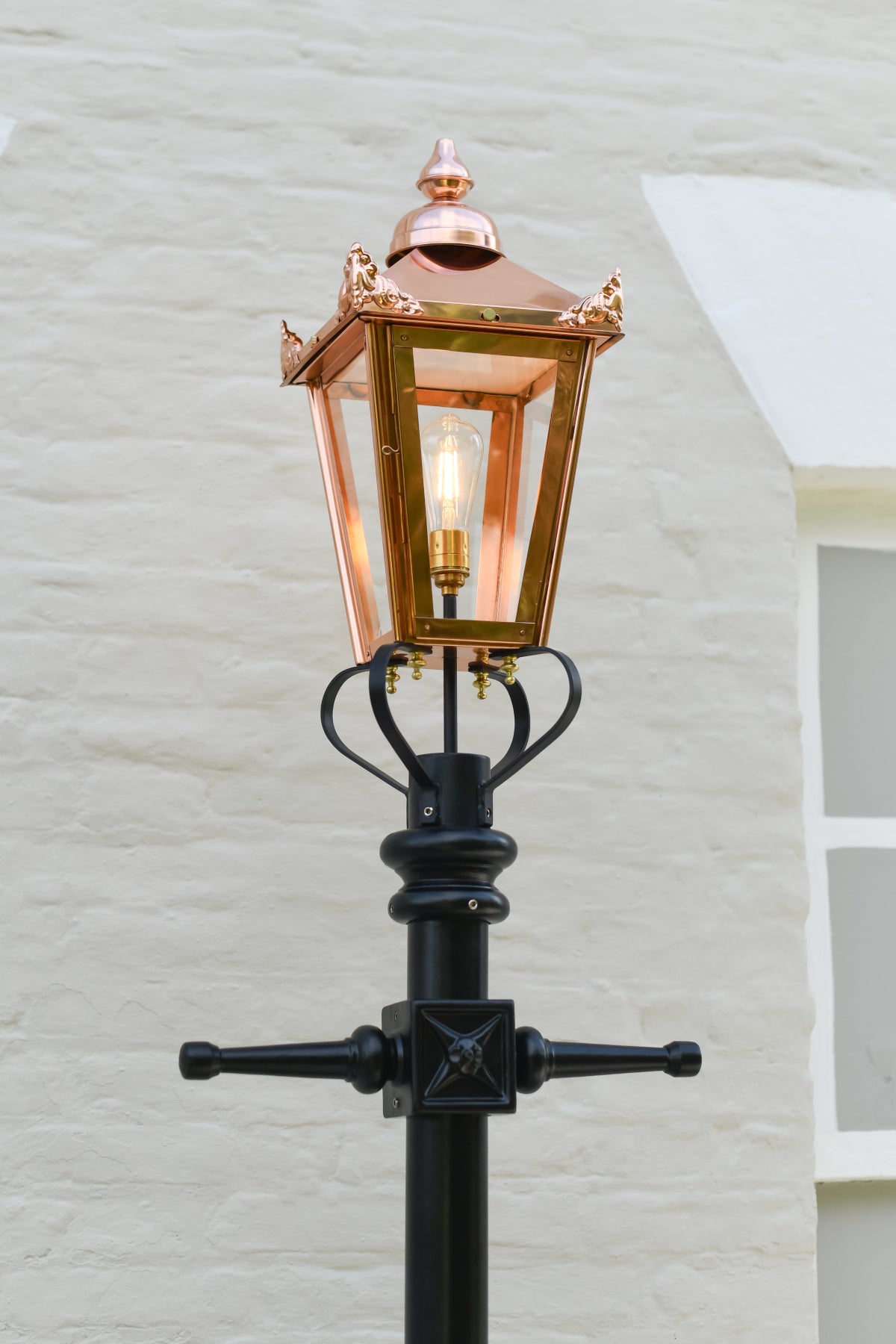 Copper Victorian Garden Lamp Post 2.7m Close Up On Lantern Top