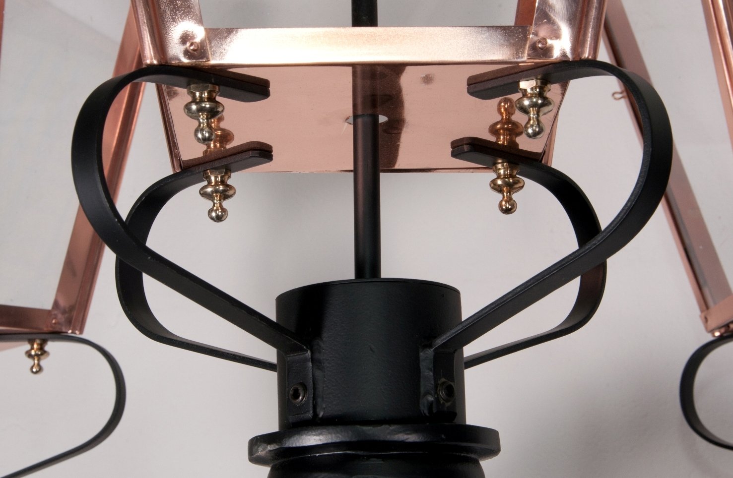 Copper garden post light frog collar close up