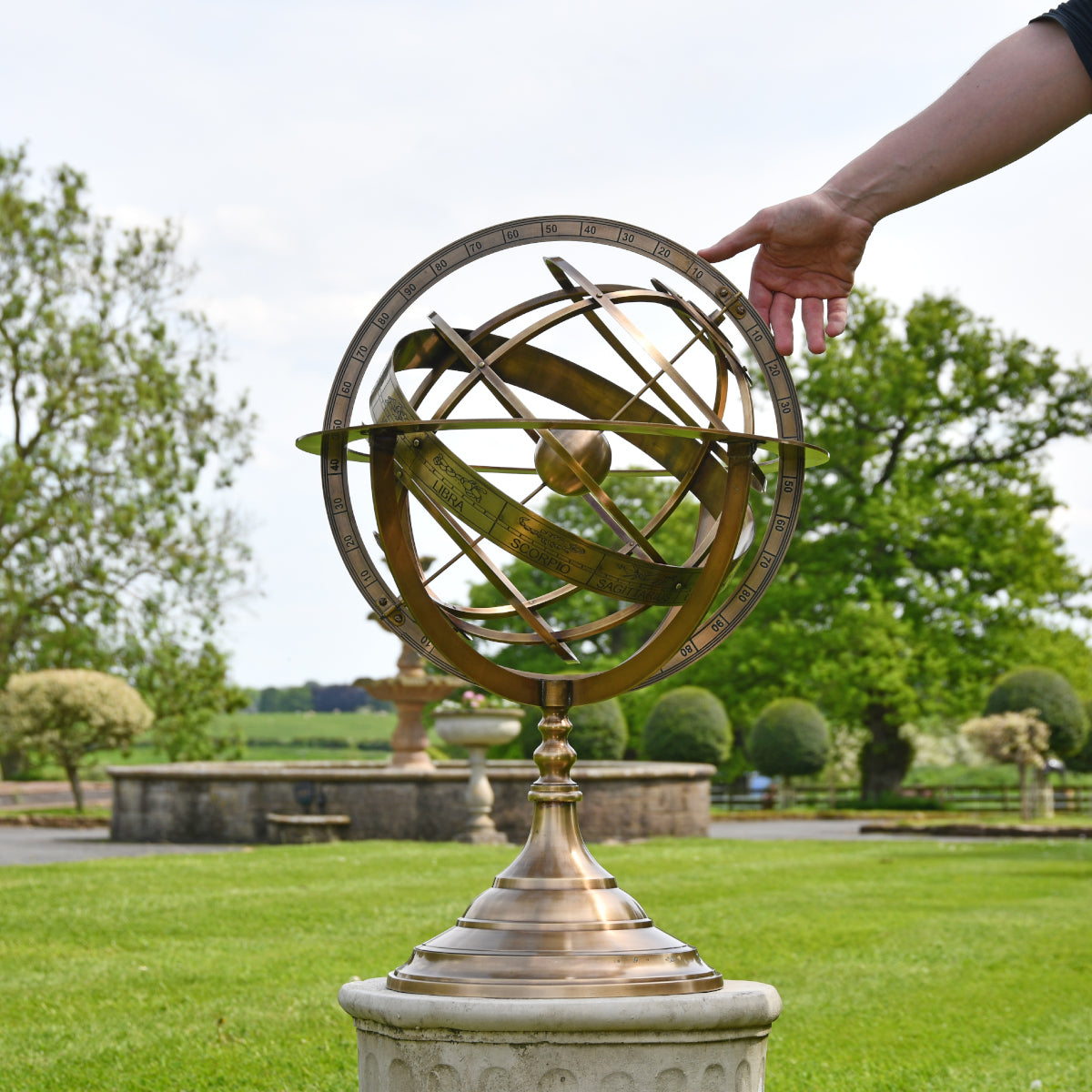 Life size scale of the medium sphere