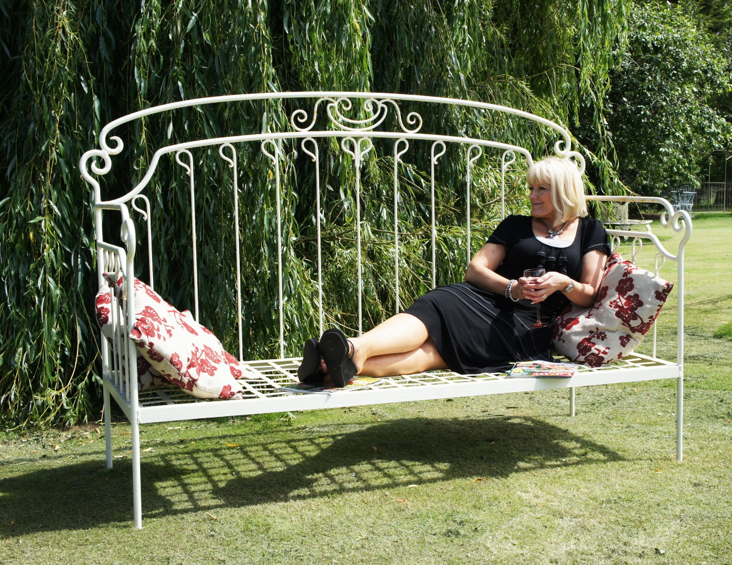 Cream Period Garden Day Bed