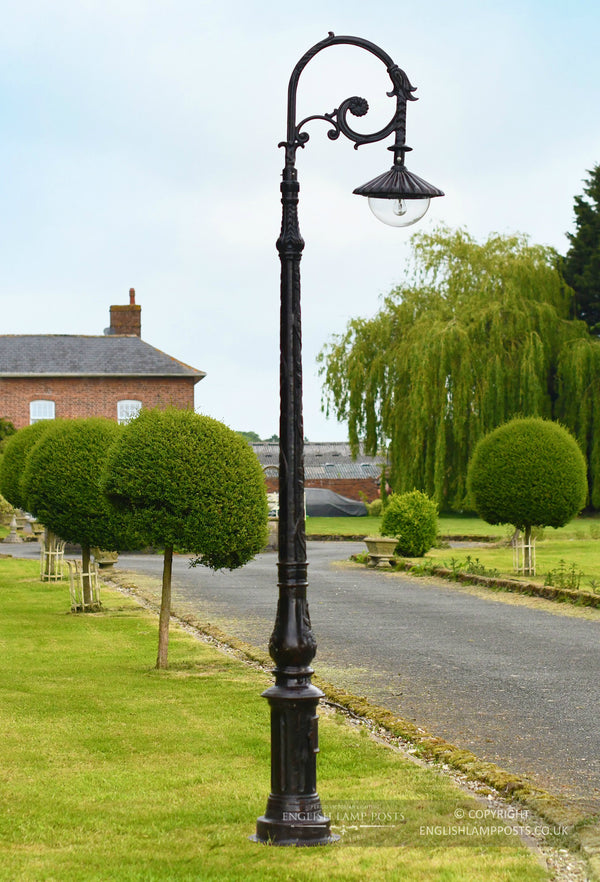 3.1m Dark Brown Deluxe Cast Iron Lamp Post