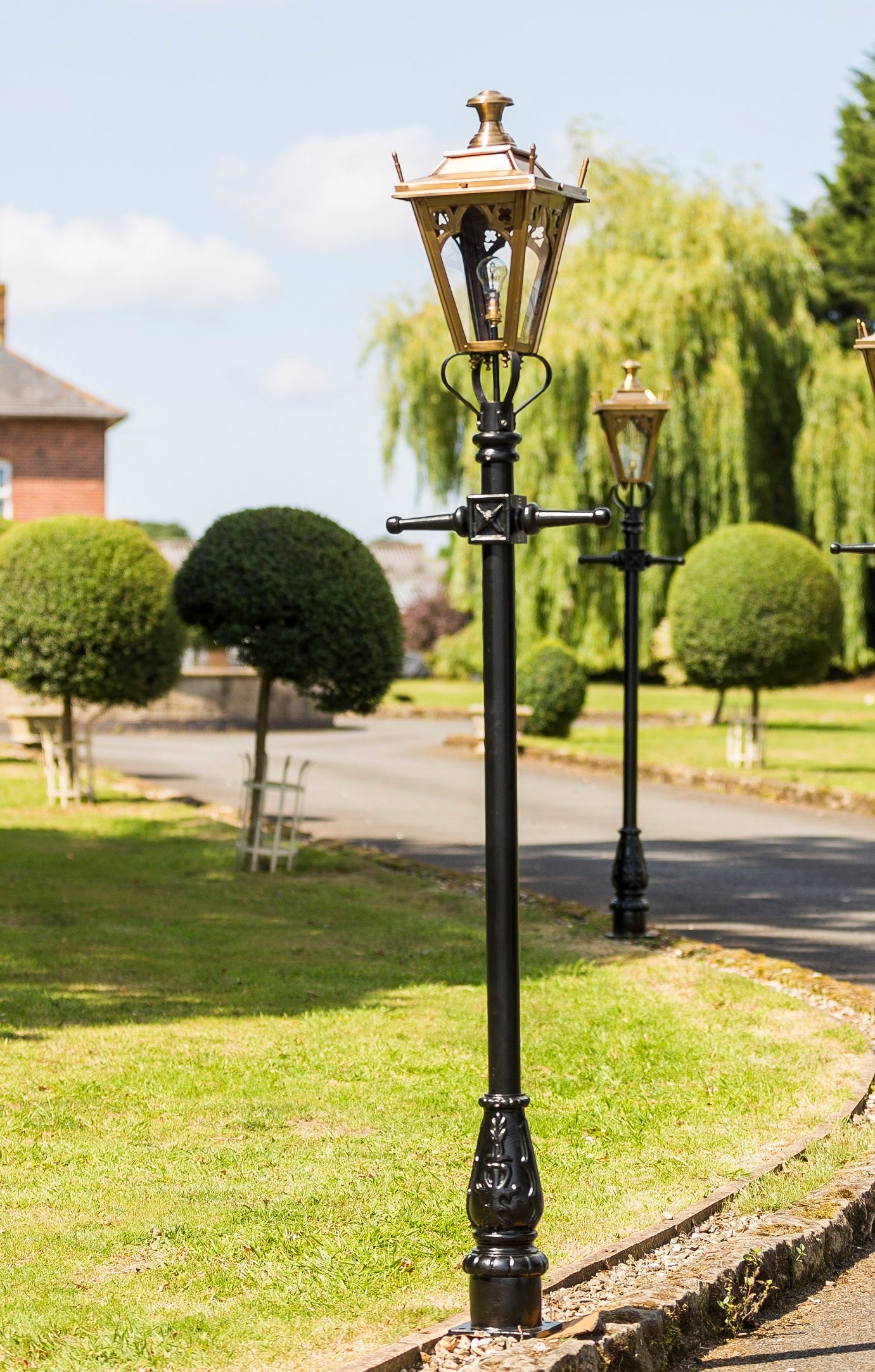 Antique Brass 2.7m Tall Deluxe Dorchester Garden Lamp Post 