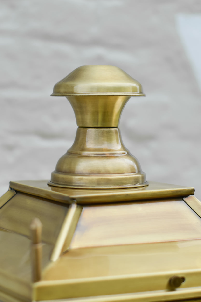 Close up of the brass centrepiece