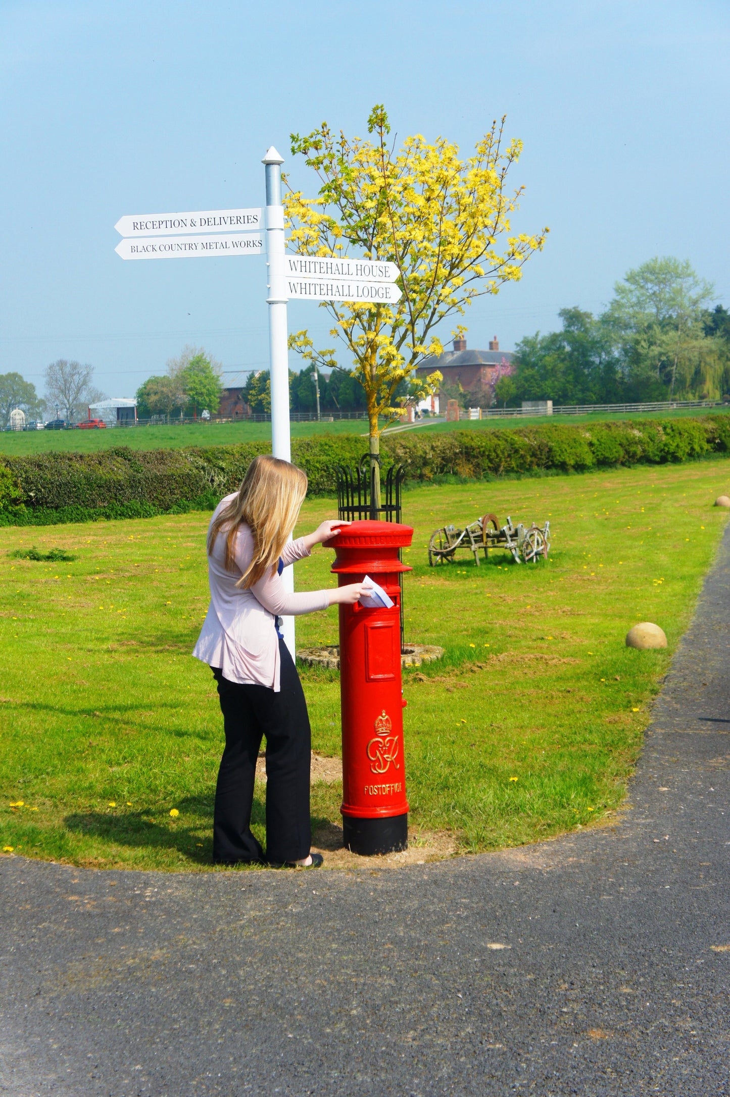 Traditional GR Pillar Post Box - Red