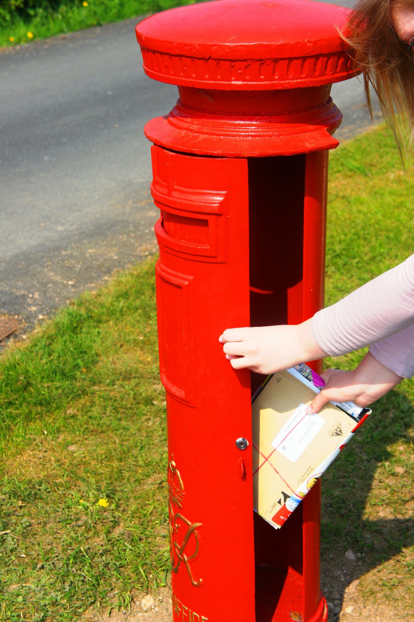 Traditional GR Pillar Post Box - Red