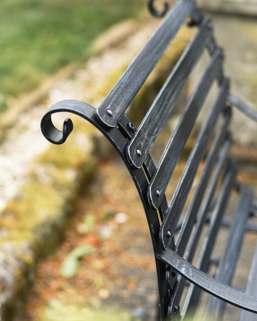 Arched garden chair head 