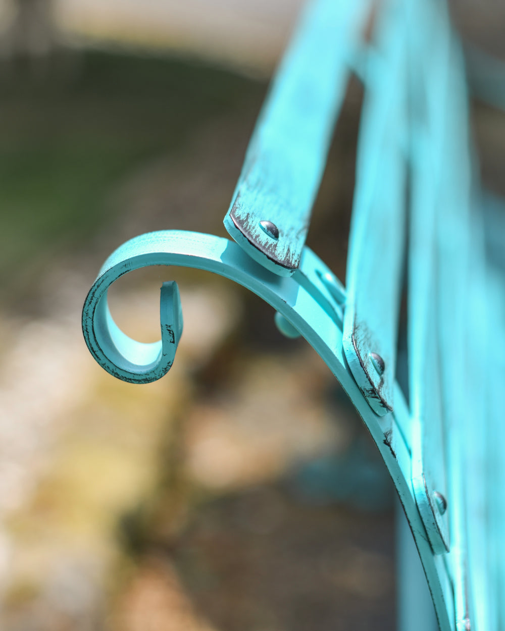 Coiled garden bench detailing 