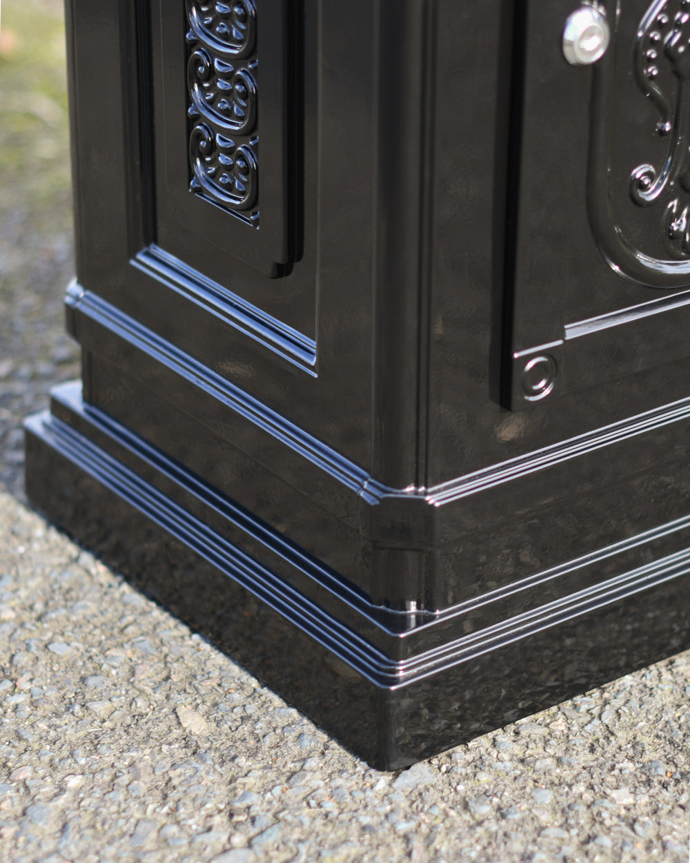 Jet black post box base 