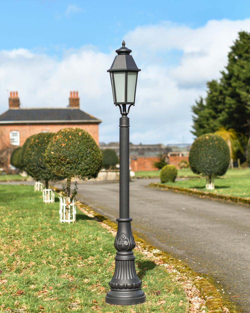 Frosted glass lamp post 