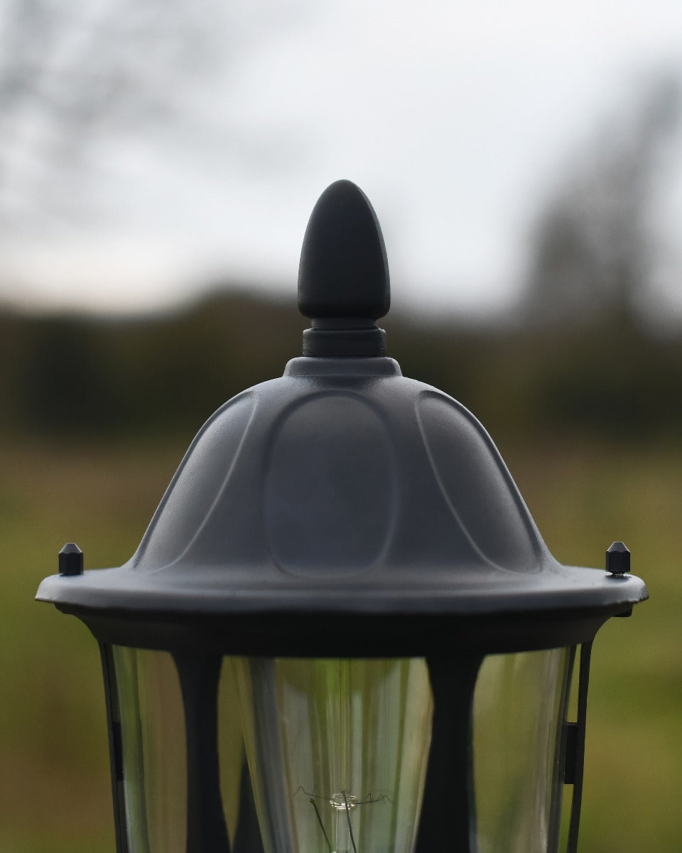 maria pillar light detail 1