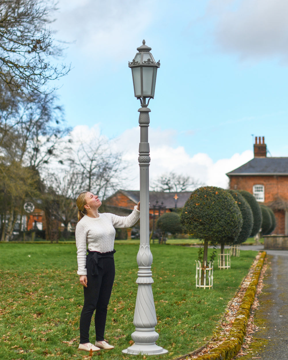 Life-size scale of lamp post 