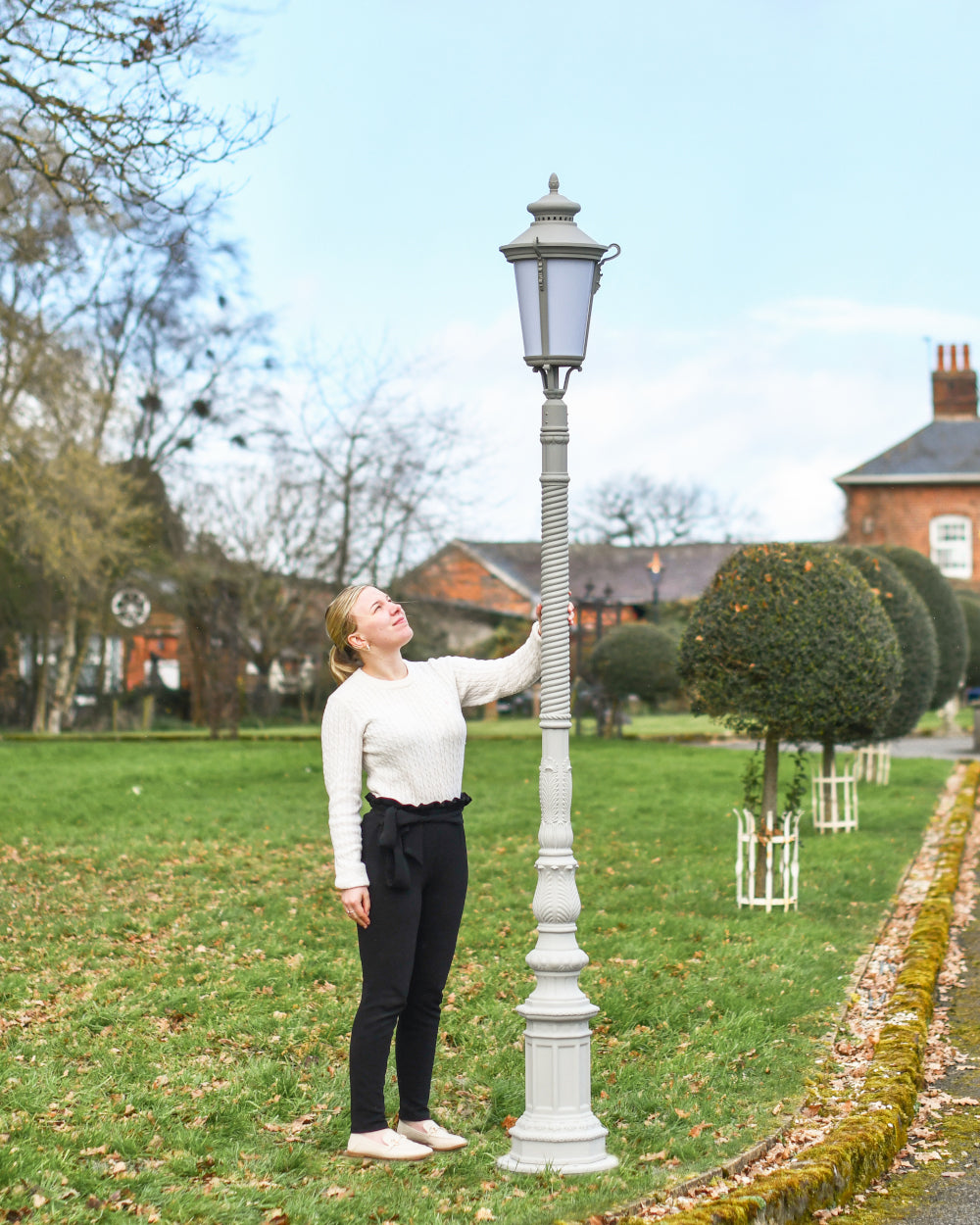 Life-size scale of lamp post