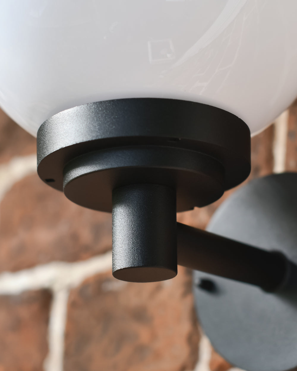 Bottom fix bracket 